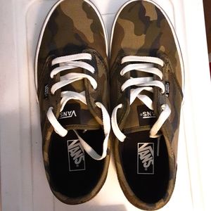 Vans Boy's Youth Size 6 Camo Canvas Low Top Lace Up Skate Shoe